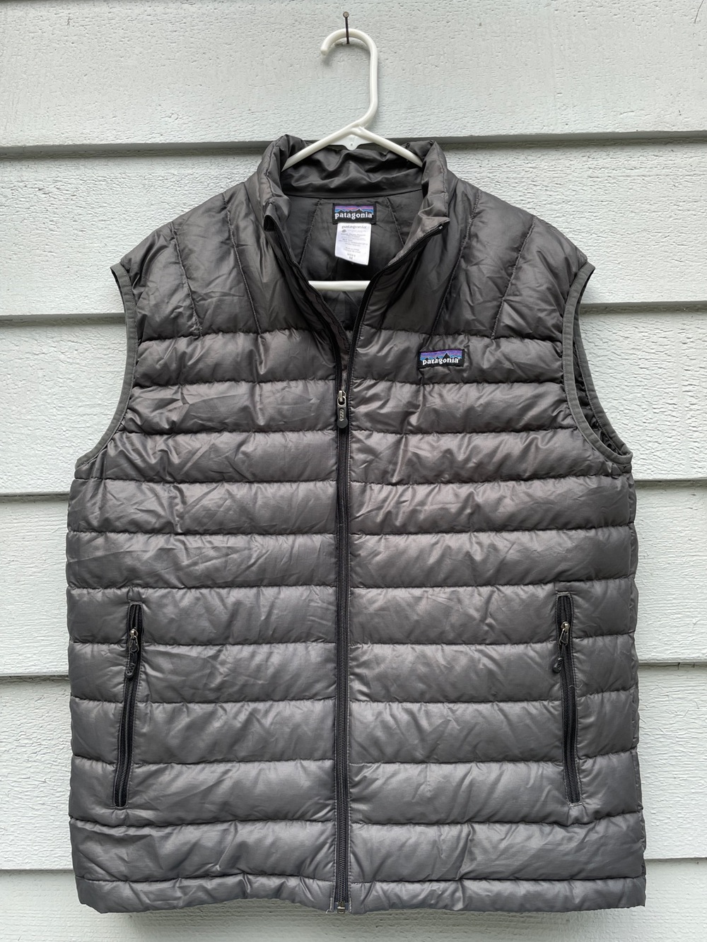 Patagonia Down Vest, Men’s Size Medium, Gray
